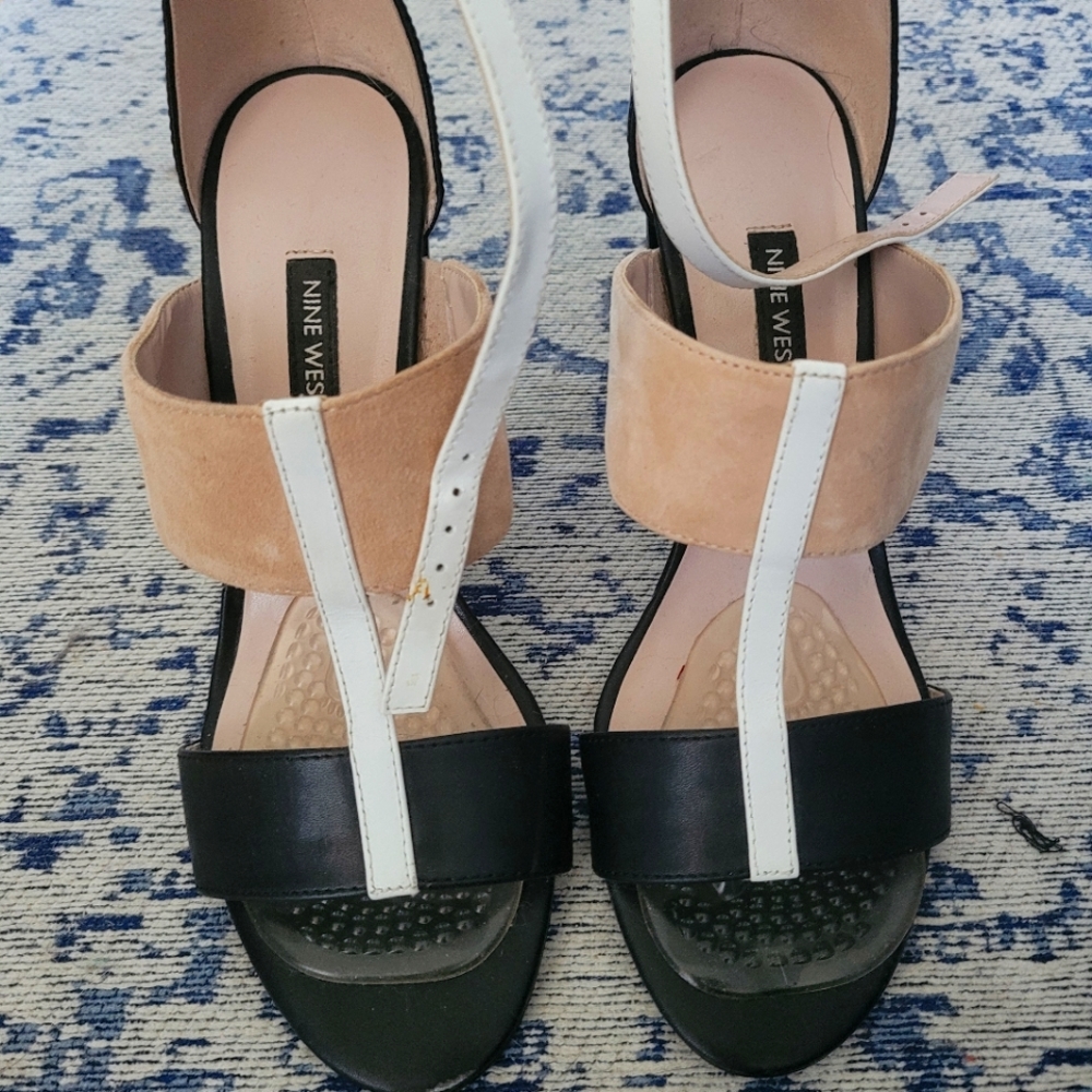 8.5 size Nine West shoes